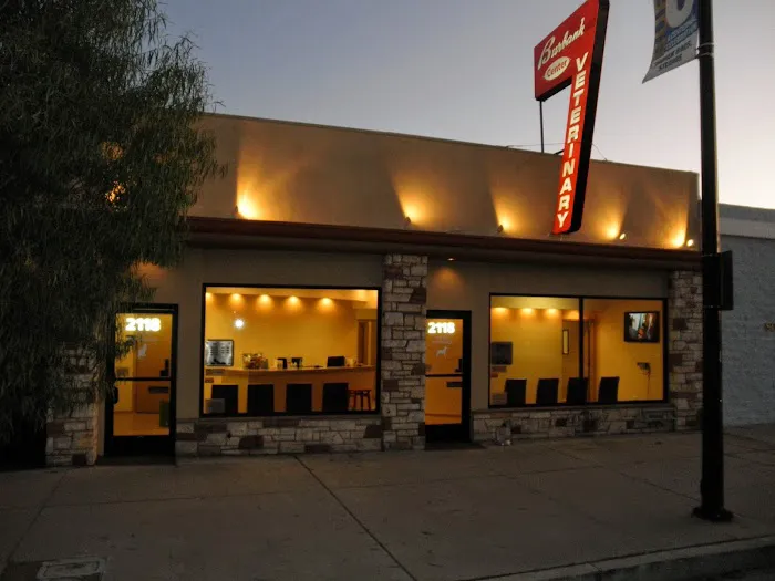 Burbank Veterinary Center 12