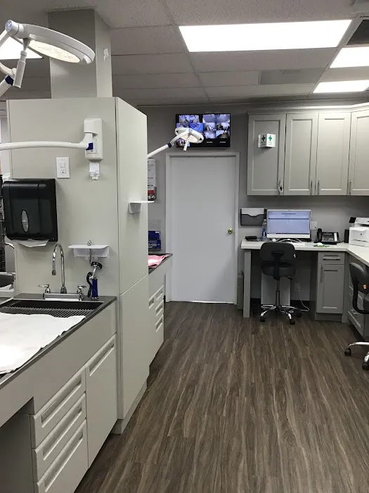 Mira Loma Animal Hospital 12