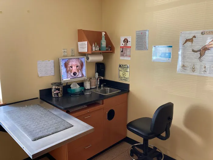 Canyon Road Veterinary Hospital 12