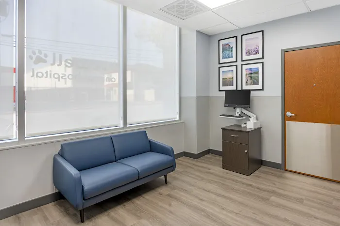 Livewell Animal Hospital of Austin 7