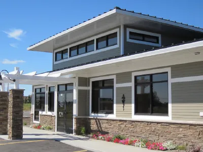 Owatonna Veterinary Services formerly / now Owatonna Veterinary Hospital 12