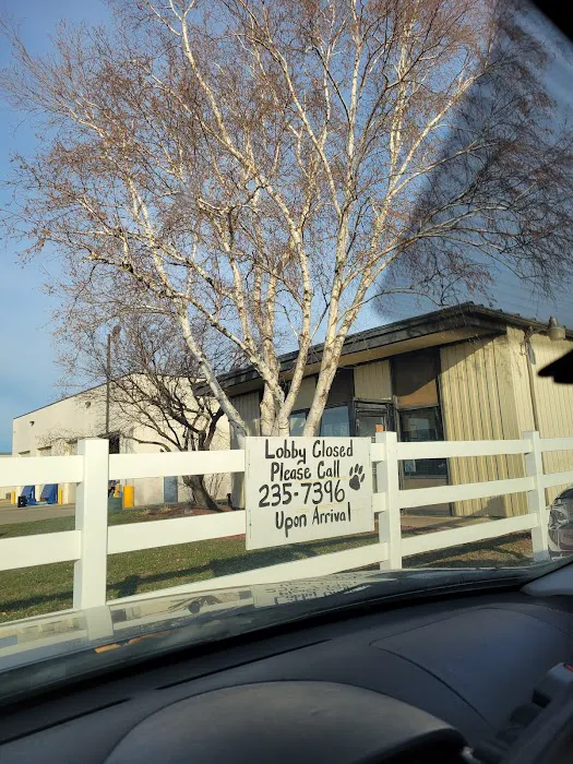 South 71 Veterinary Clinic 12