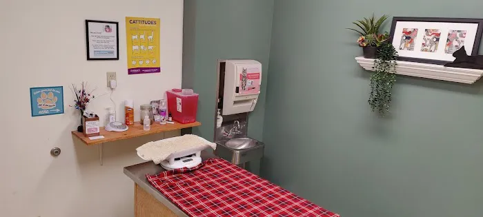 Center West Animal Hospital 12