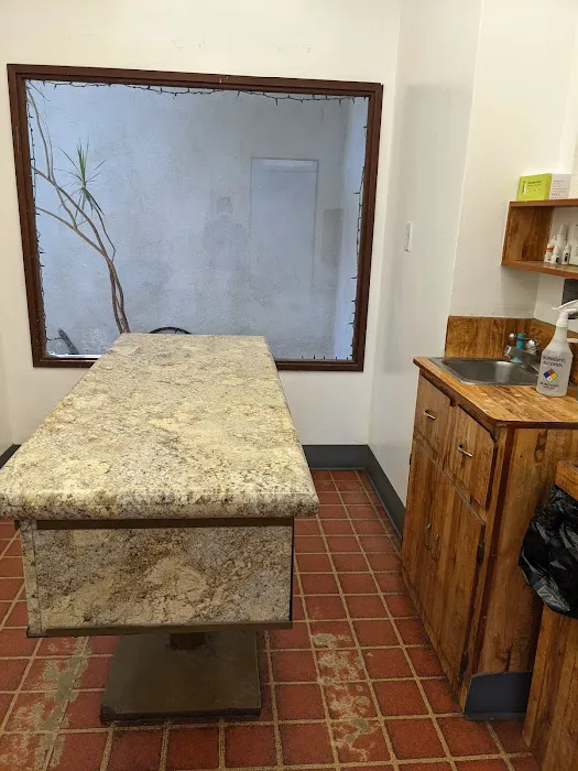 West Riverside Veterinary Hospital 12