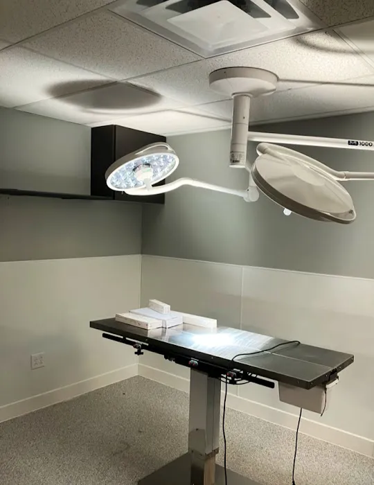 Silver Lake Animal Urgent Care Hospital 12