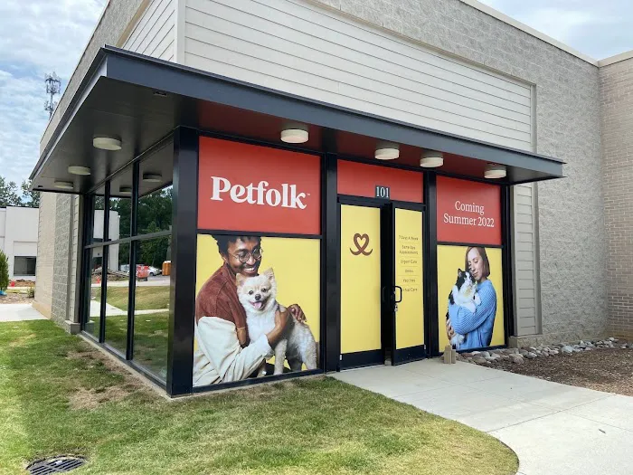 Petfolk Veterinary & Urgent Care - North Hills 12