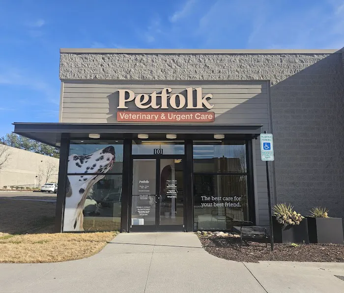 Petfolk Veterinary & Urgent Care - North Hills 12