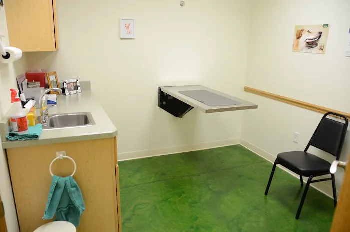 Vinton-Urbana Veterinary Hospital 12