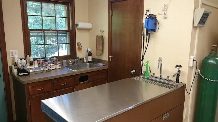 Farmington Animal Hospital 12