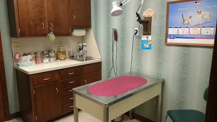 Farmington Animal Hospital 12