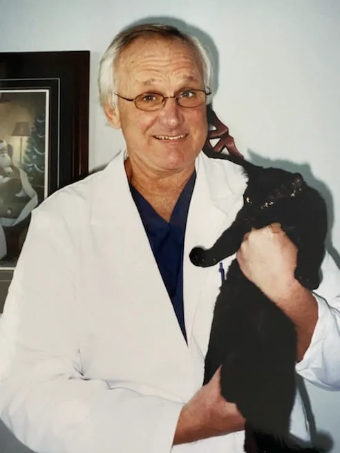 Voyles David V DVM 1