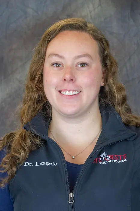 Del Oeste Equine Hospital LLC - Amber Lengele, DVM 3