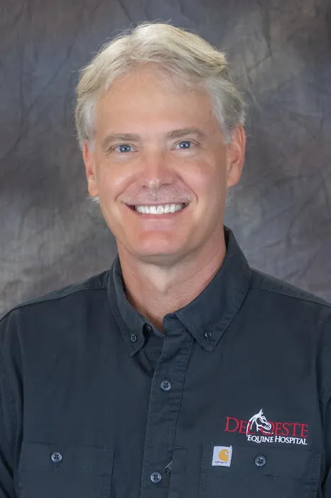 Del Oeste Equine Hospital LLC - Chris Camp, DVM 4