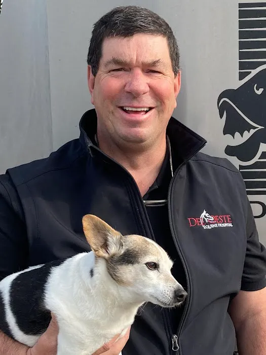 Del Oeste Equine Hospital LLC - Tom Daugherty, DVM 1