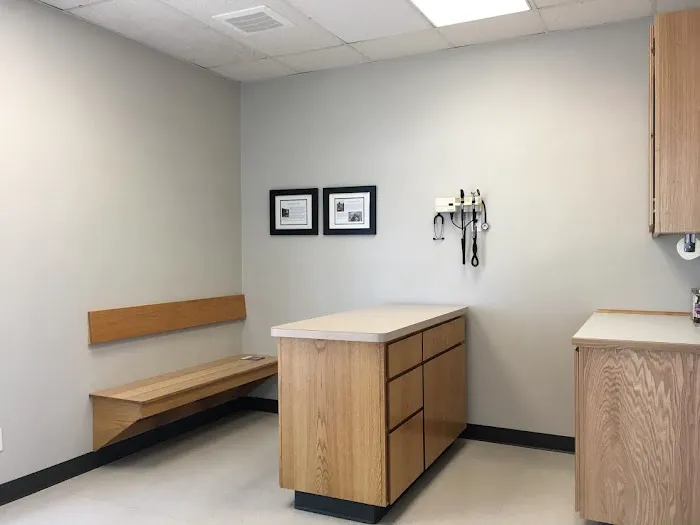Echo Hollow Veterinary Hospital and Urgent Care 9