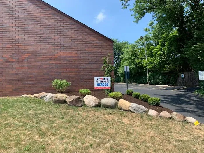 Roberts & Wendt Animal Hospital 12