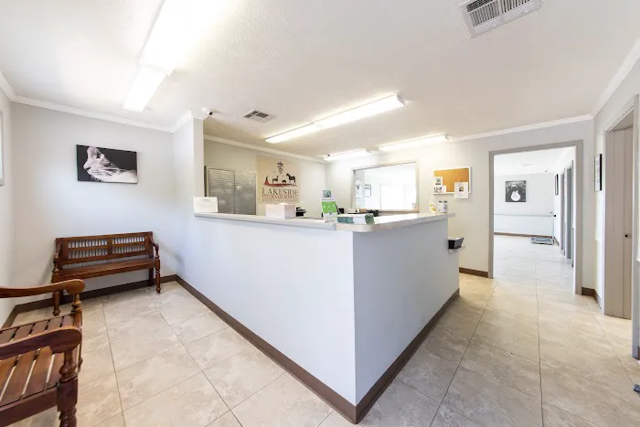 Lakeside Veterinary Hospital 12