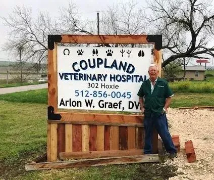 Coupland Veterinary Hospital - Dr. Arlon Graef, DVM 10