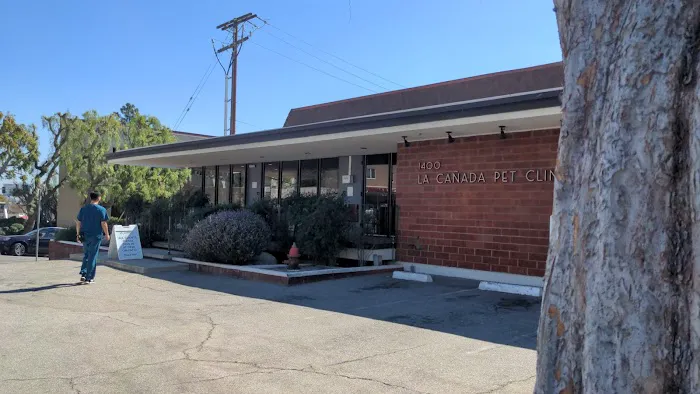 La Cañada Pet Clinic 3