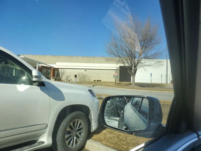 Lloyd Veterinary Medical Center 2