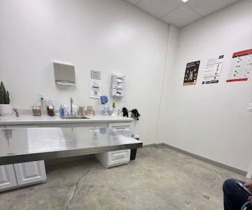 Foothill Vet Clinic at Canoga Park