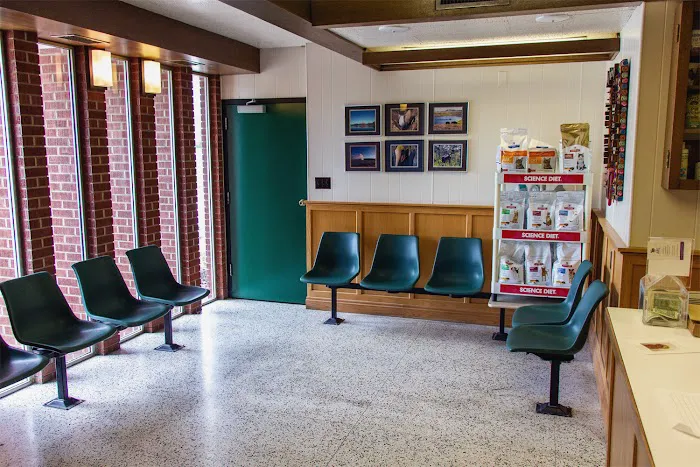 Beaverdale Veterinary Clinic / Riordan Pet Hospital 1
