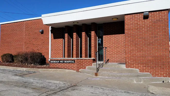 Beaverdale Veterinary Clinic / Riordan Pet Hospital 7