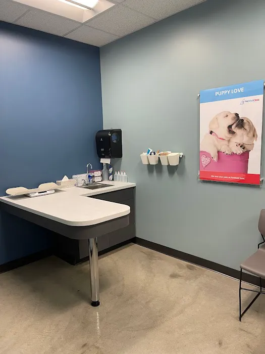 PetWellClinic - Robinson Township 7