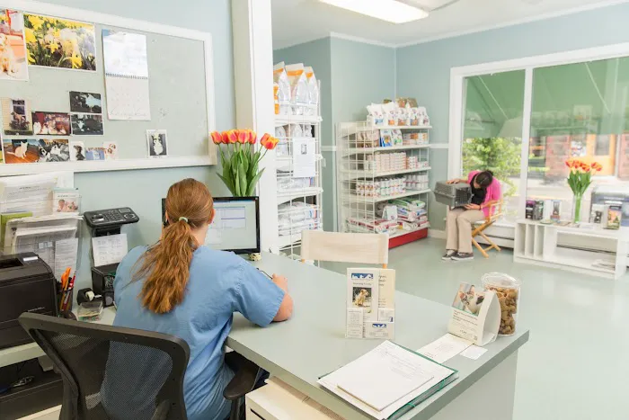 Newport Animal Clinic 4