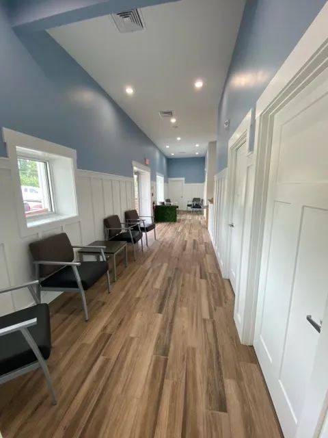 Paw Springs Veterinary Hospital - Midtown 5