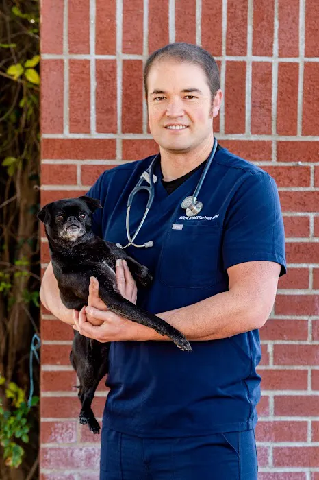 The Pet Hospital of Thousand Oaks 5