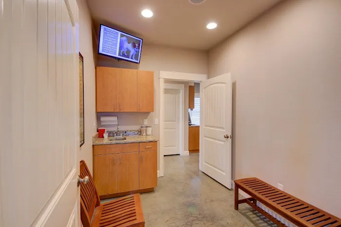 VCA Collinsville Animal Hospital 3