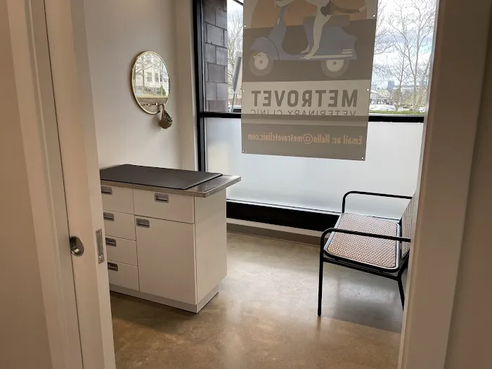 METROVET Veterinary Clinic 8