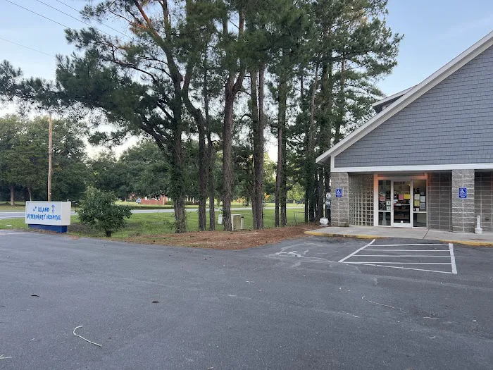 Leland Veterinary Hospital 10