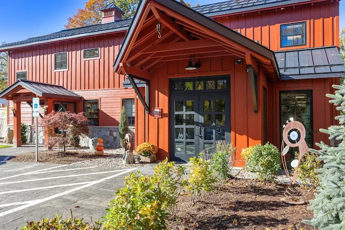 Duxbury Animal Hospital 3