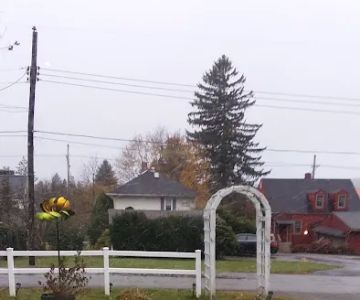Animal Medical Center: Svonavec James J DVM