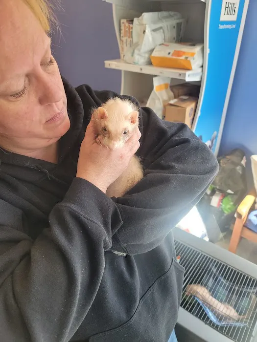 Pine Point Animal Hospital: Barksdale Ann DVM, Erswell Katie DVM 3