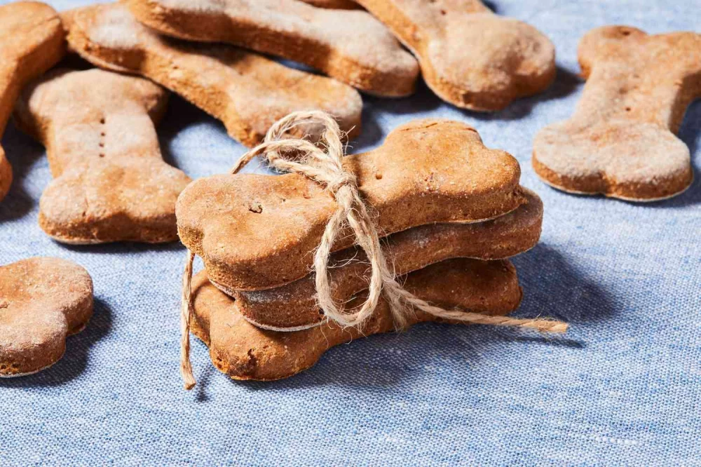 How to Make Delicious and Healthy Homemade Dog Biscuits with Chicken