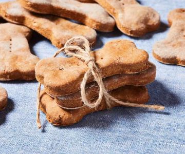 How to Make Delicious and Healthy Homemade Dog Biscuits with Chicken