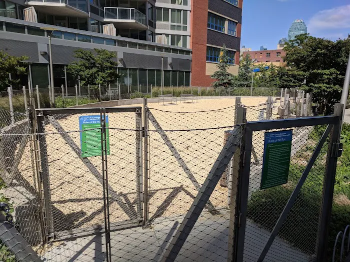 Dog Park Of Gantry Plaza State Park 6