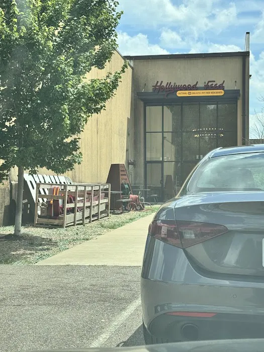 Hollywood Feed Headquarters 10