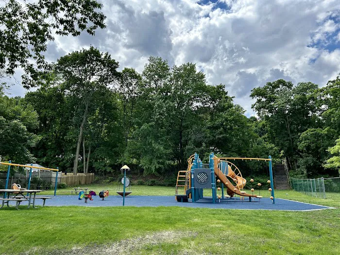 Elizabeth Place Dog Park 4