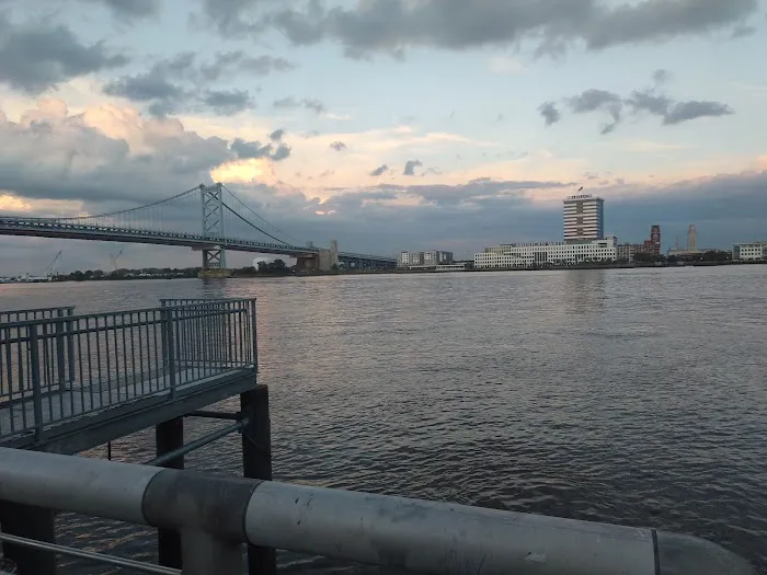 Penn's Landing Dog Park 5