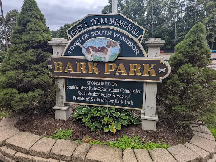 South Windsor Bark Park 3