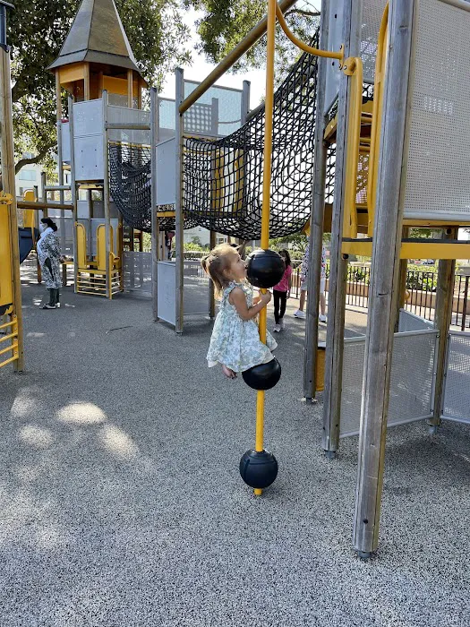 Lafayette Park Dog Play Area 9