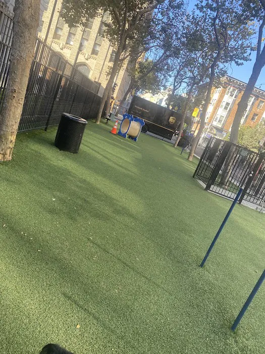 U.N. Plaza Dog Park 9