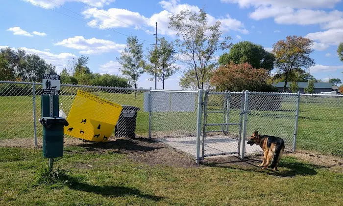 Lake Crystal Dog Park 4