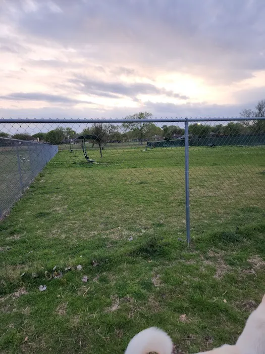 Willow Creek Paw Park 10