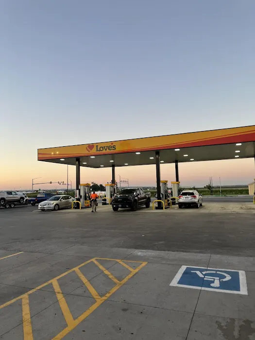 Dog Park at Love’s Travel Stops 1