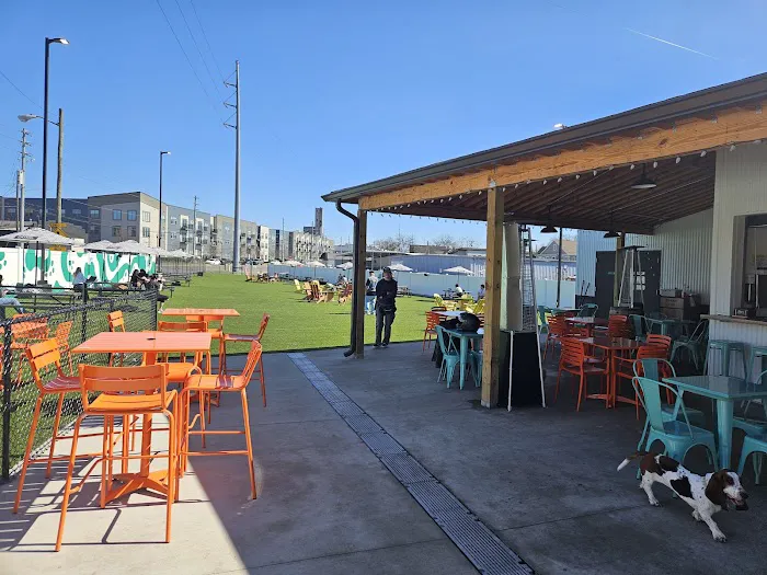 Urban Dog Bar 6